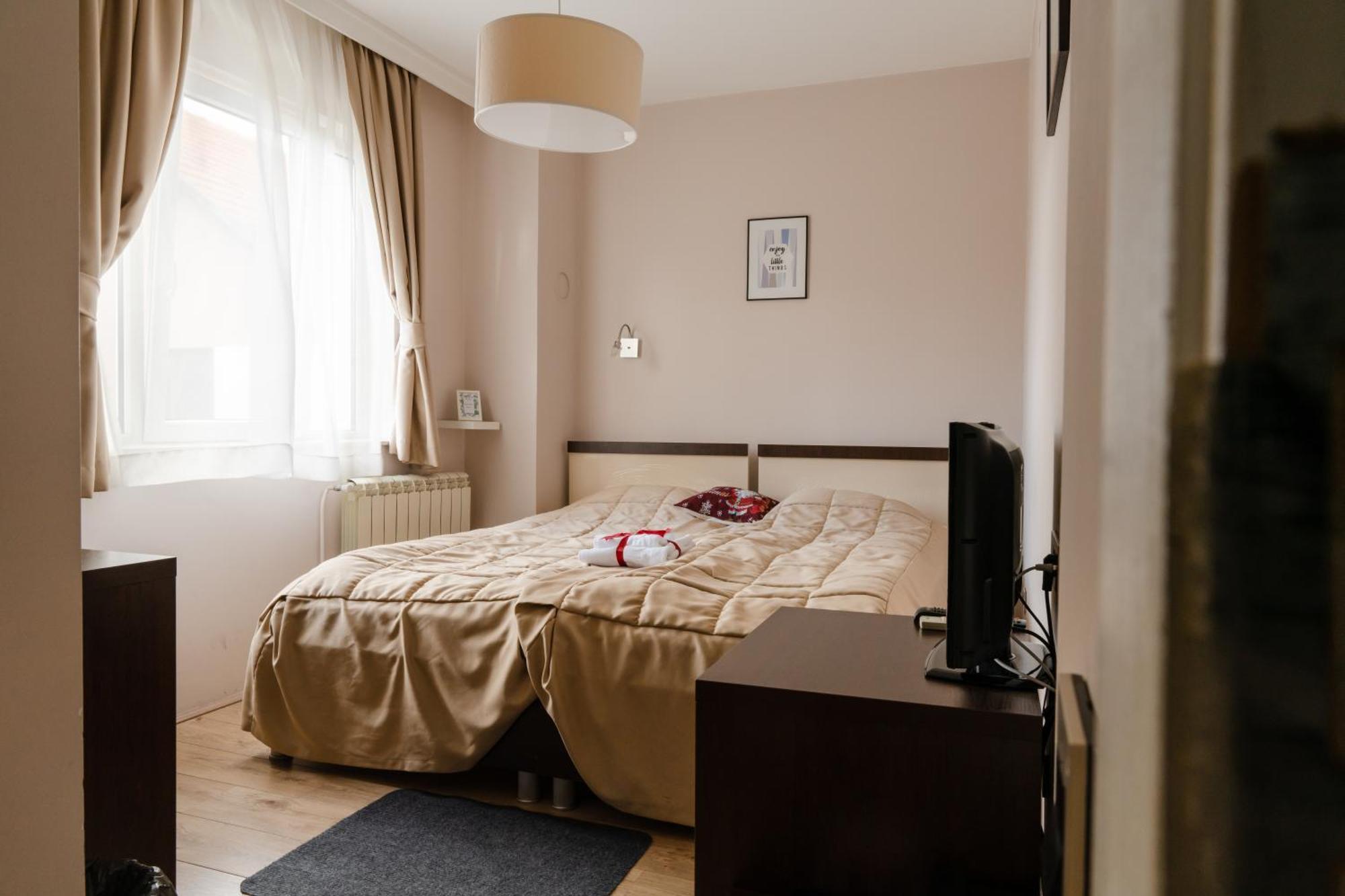 Garni Hotel 018 In Nis Exterior photo