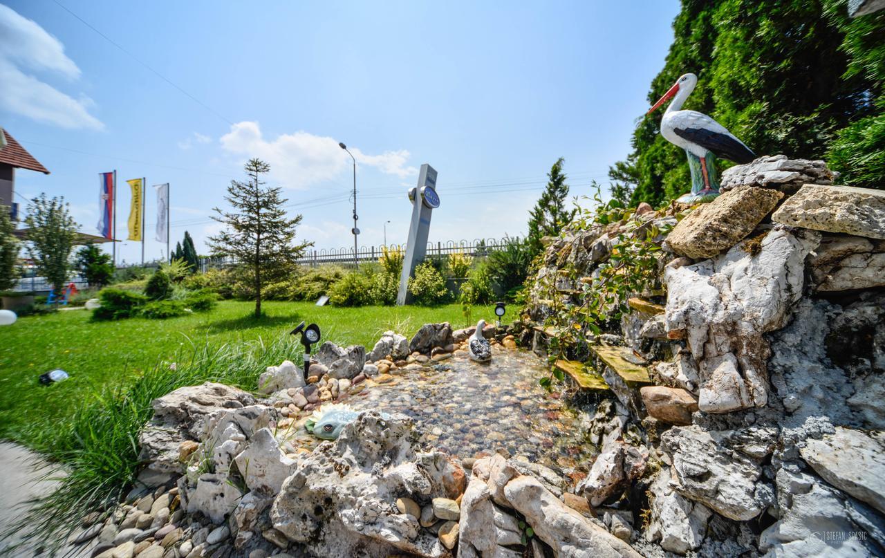 Garni Hotel 018 In Nis Exterior photo