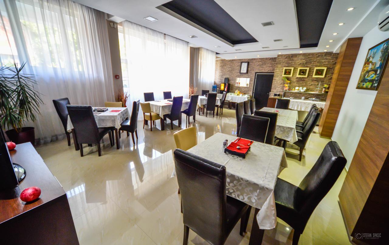 Garni Hotel 018 In Nis Exterior photo